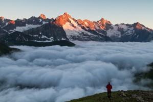 Solitude sur une mer de nuages